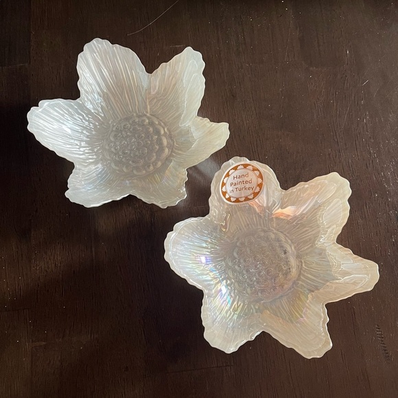 New 2 Dish Set Akcam Flower Pearl Glass Bowls 6”x2” Hand Painted in Turkey - Picture 3 of 10